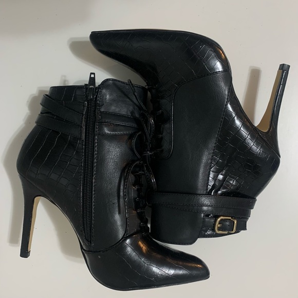 Women’s Black Altuzarra Target Jonathan Patent Pleather Lace-Up Stiletto Heel - Picture 2 of 10